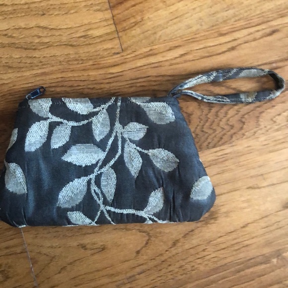 Two crazy Daisy’s - Picture 4 of 4